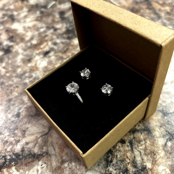Sterling Silver Solitaire Ring & Pierced Solitaire Earring Set Sz 7 Nickel Free - Picture 5 of 9